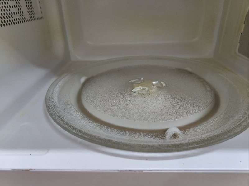 Мікрохвильова піч Clatronic MWG774 1000W sn 46244