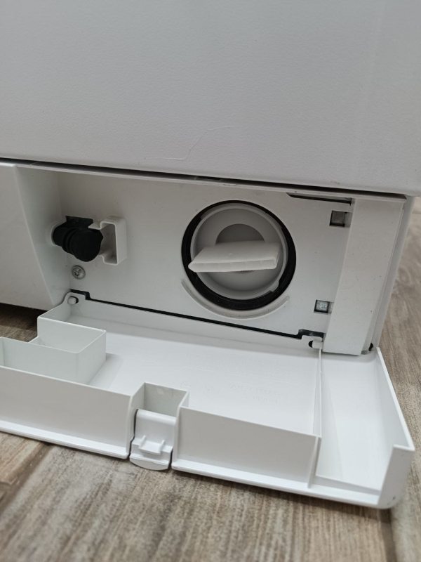 Пральна машина Siemens WM14E3R0 07