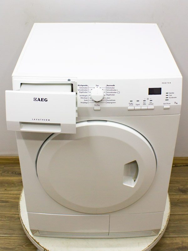 Сушильна машина AEG T65370AH3