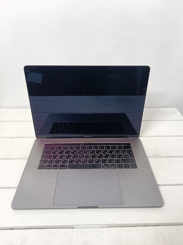 Ноутбук Apple MacBook Pro 15.4 Бат 4:30