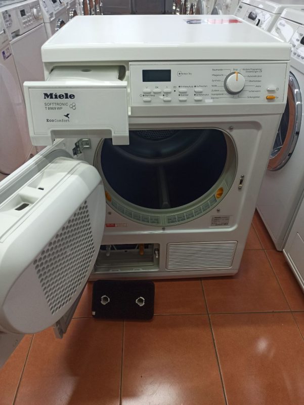 Сушильна машина Miele T8969WP