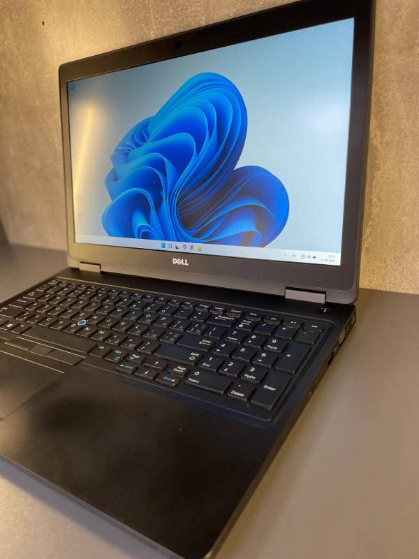 Ноутбук Dell Latitude 5580 15.6 FHD бат 2:15