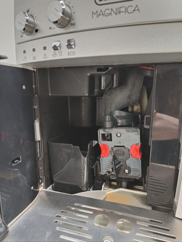 Кавомашина Delonghi Magnifica регульована панарелл