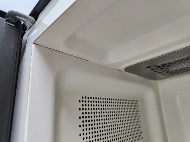 Мікрохвильова піч SwitchOn MW B201