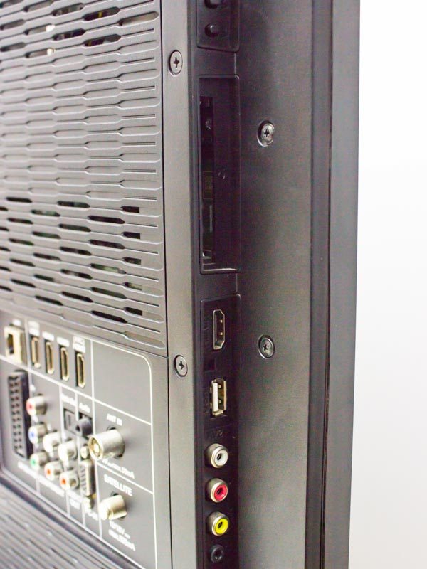 Телевізор 32 Grundig 32VLE9270DL