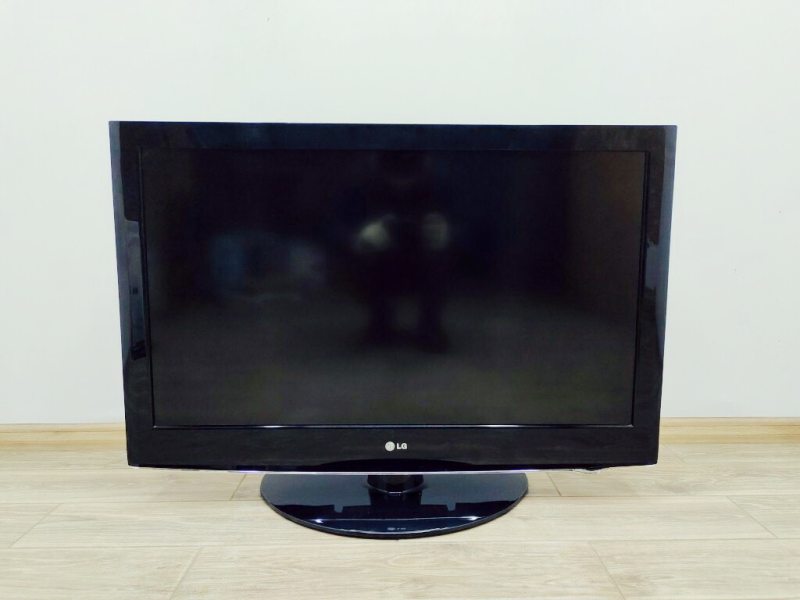 Телевізор 37 LG 37LH3000 LCD Full HD