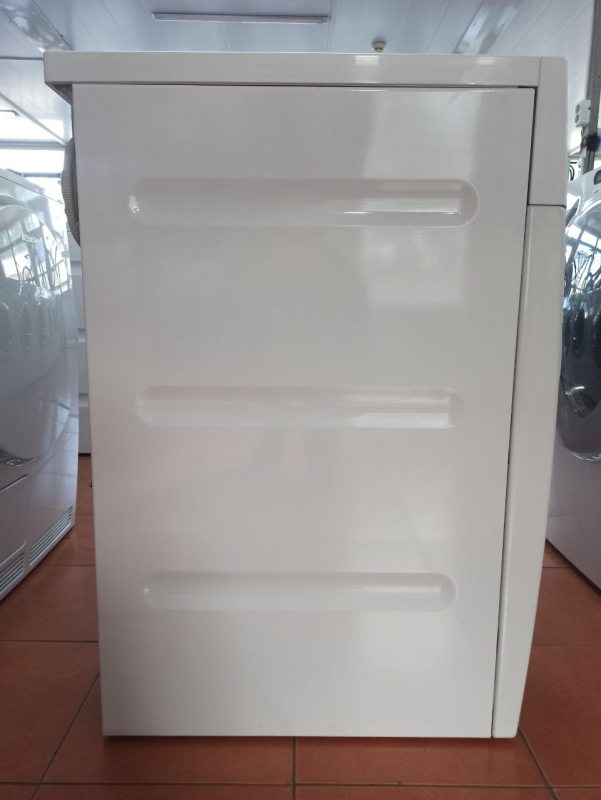 Сушильна машина Miele T 7744C