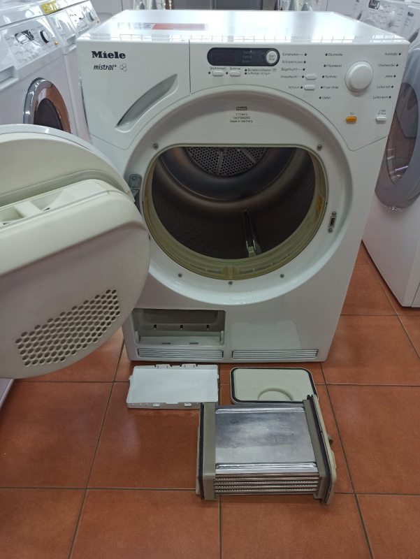 Сушильна машина Miele T 7744C
