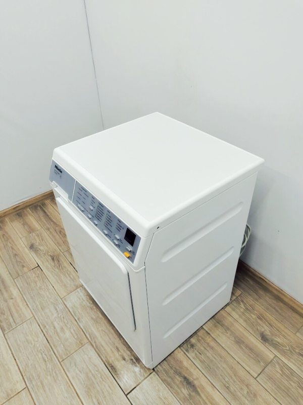 Сушильна машина Miele T8433C