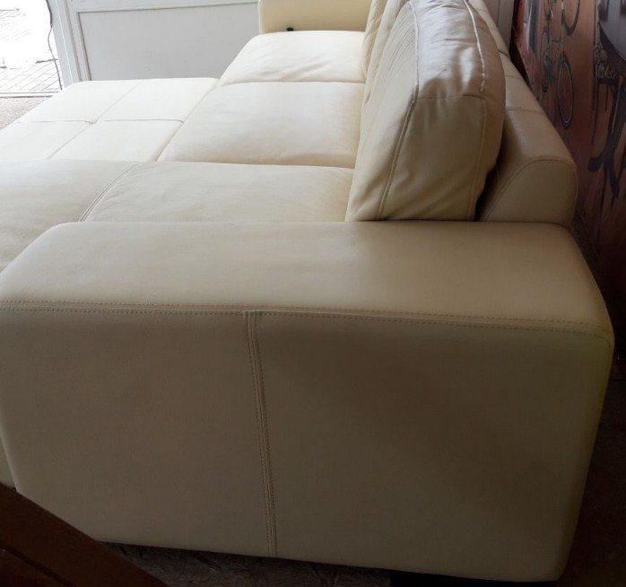 Комплект мебели угловой диван и пуф кожаный белый