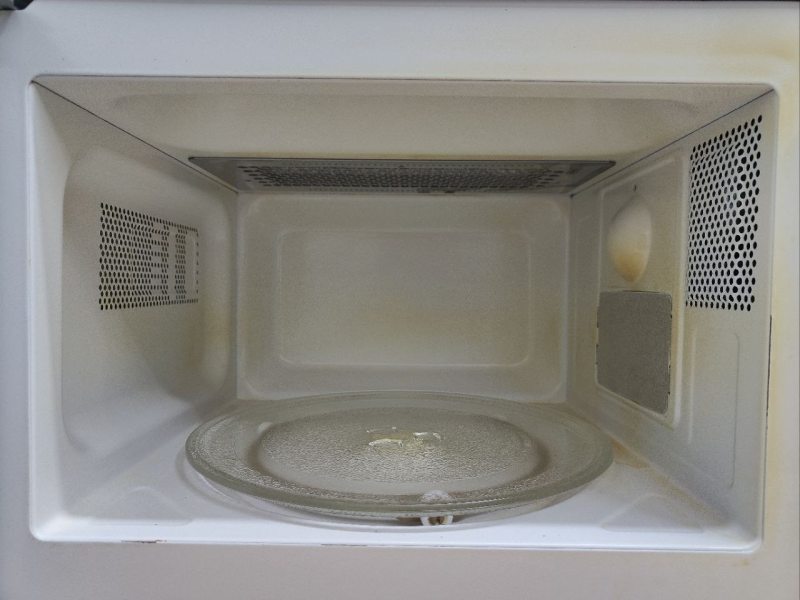 Мікрохвильова піч Clatronic MWG774 1000W sn 46244