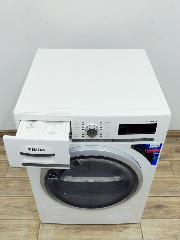 Сушильна машина Siemens IQ700 WT47W5E1 01
