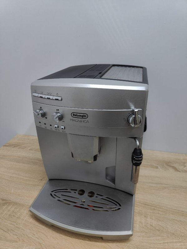 Кавоварка Delonghi Magnifica