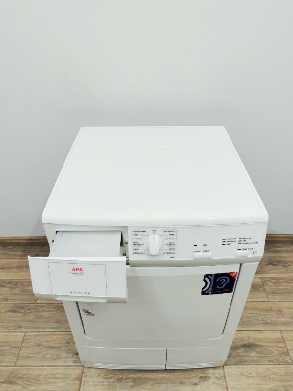 Сушильна машина AEG T55820