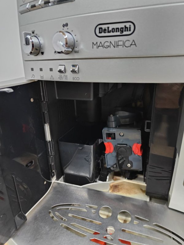 Кавоварка Delonghi Magnifica регульоване панарелло