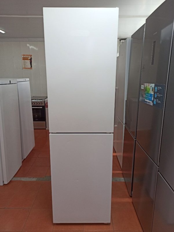 Холодильник двокамерний Premium KFN 29042 D ws