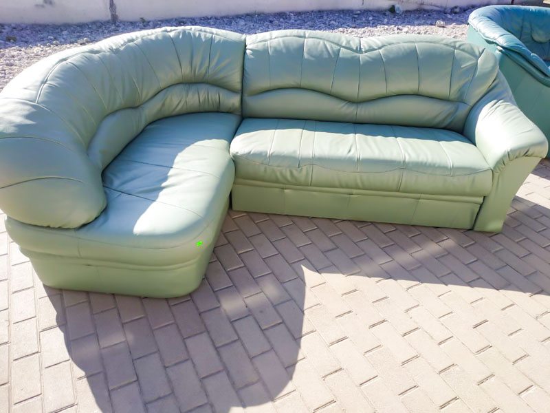 Кутовий диван зелений шкіряний 20200910006