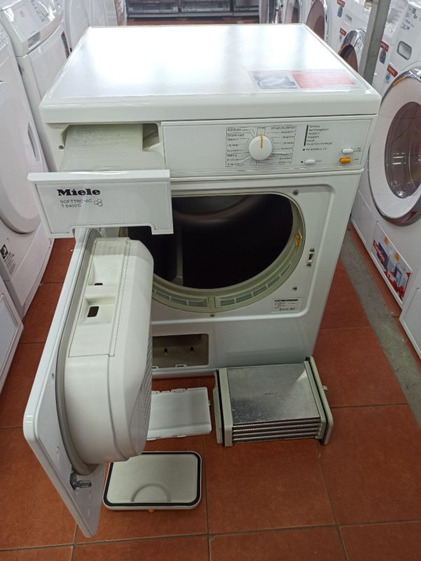 Сушильна машина Miele T 8402 C