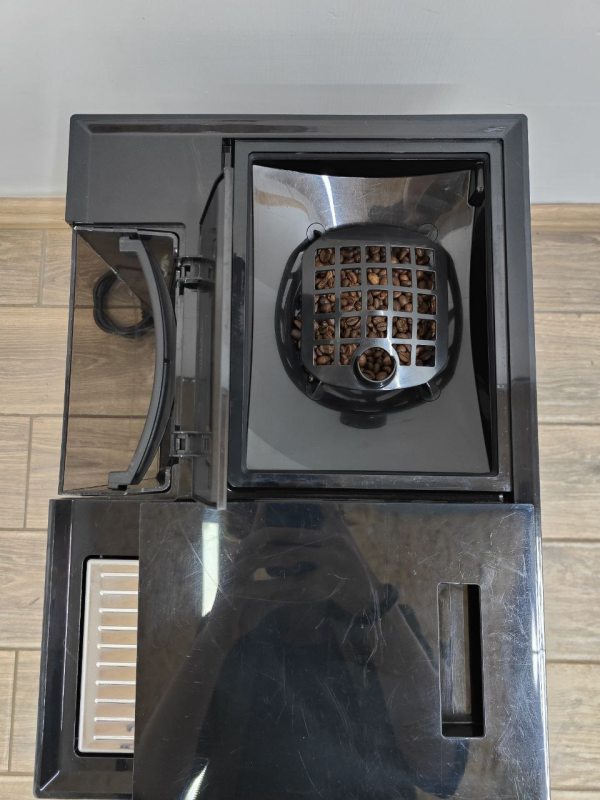 Кавомашина Premium cm 7500 (зі знижкою, на корпусі дрібні царапини)