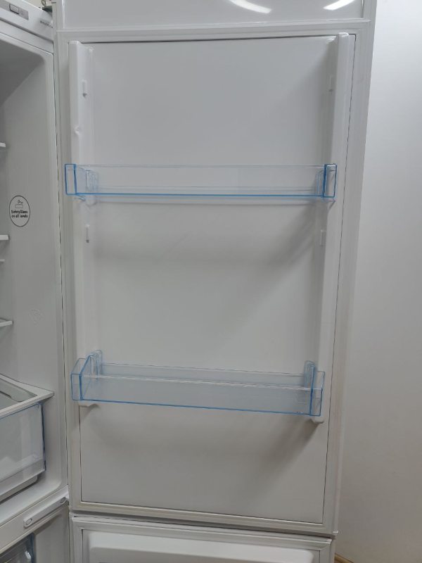 Холодильник двокамерний Bosch KGV36UW20 90W 213+94л sn 9506100961 n480