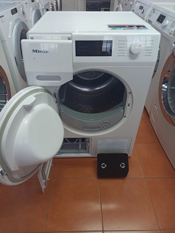 Сушильна машина Miele TCE 635 WP