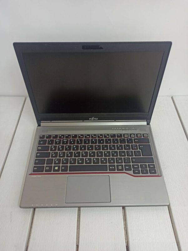 Ноутбук Fujitsu LifeBook E734 13.3 HD бат 1:00 год