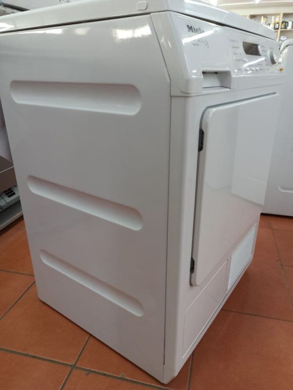 Сушильна машина Miele T8827WP