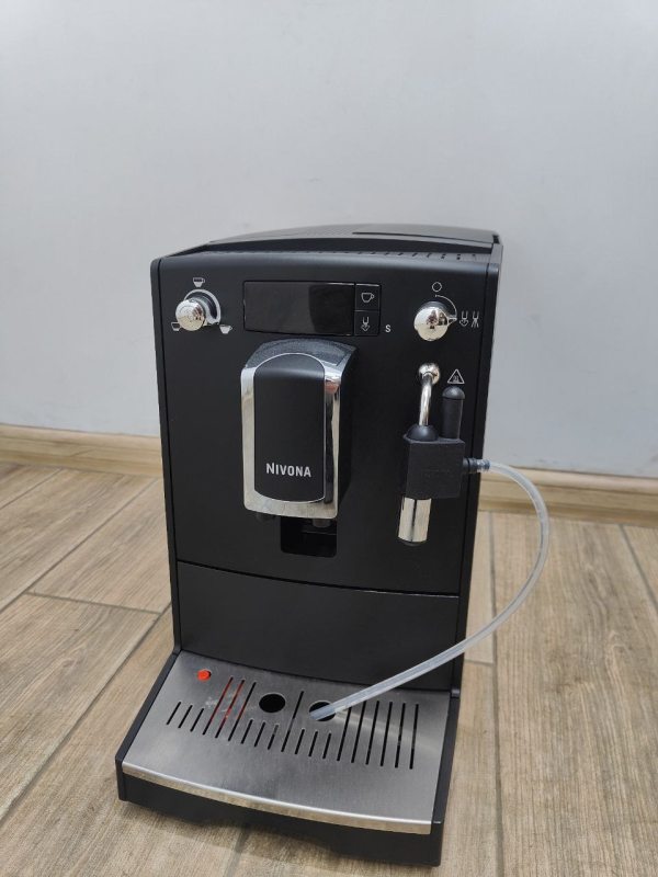 Кавомашина Nivona Cafe romatica (Напів автомат. Капучинатор Скидка пошкоджене кріплення кришки кави