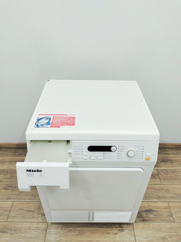 Сушильна машина Miele T8827WP
