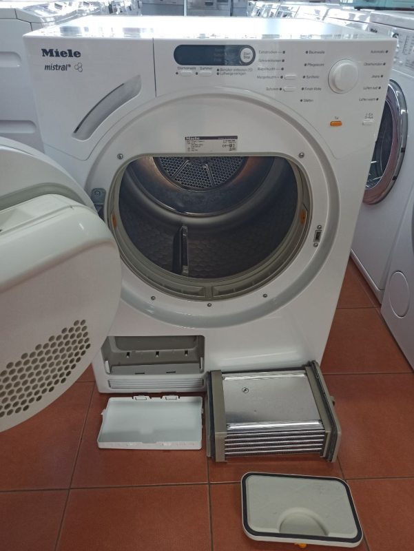 Сушильна машина Miele T 7744C