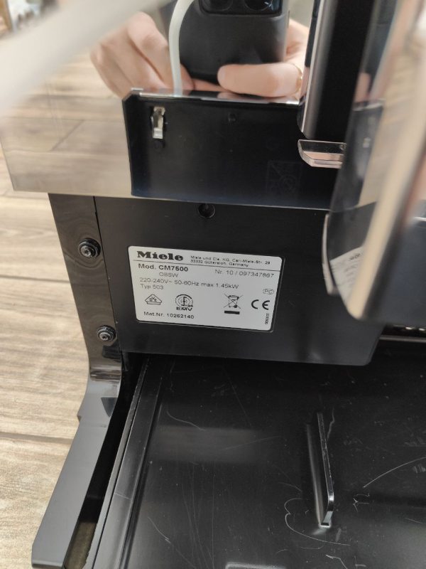 Кавомашина Premium cm 7500 (зі знижкою, на корпусі дрібні царапини)