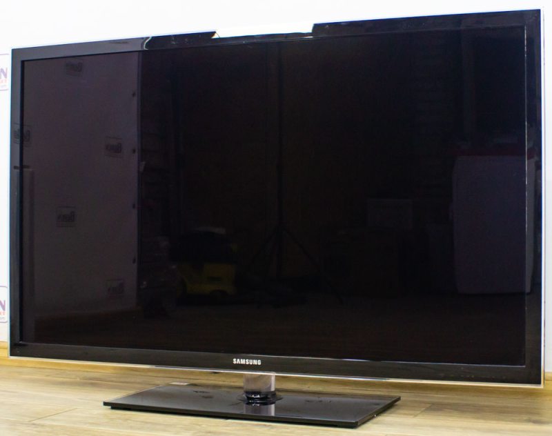 Телевизор 46 Samsung UE46D5000PW