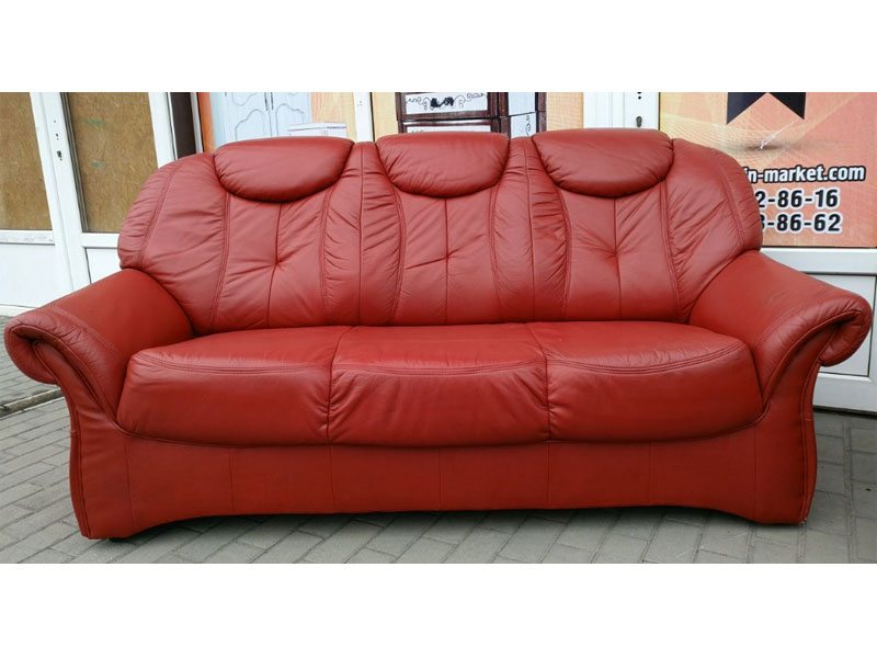 Комплект мебели два дивана тройка и двойка кожаный бордовый