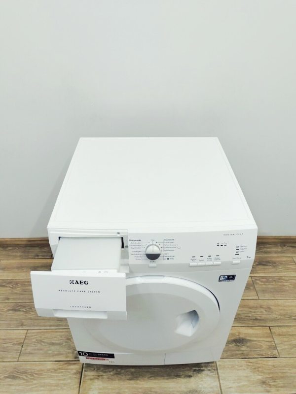 Сушильна машина AEG T55770IH4