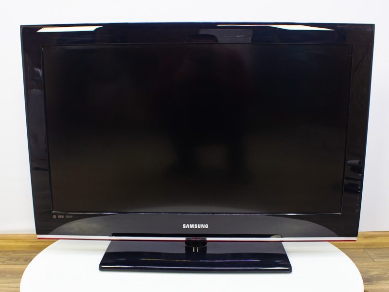 Телевізор Samsung LE32B530P7WXZG