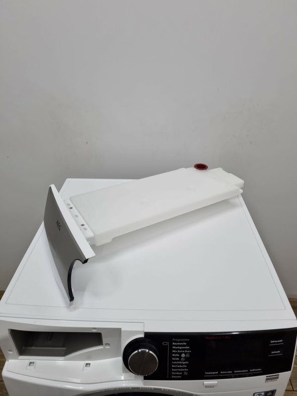 Сушильна машина AEG T8DE86685