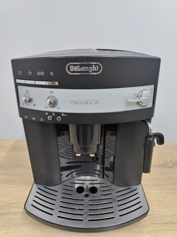Кавоварка Delonghi Magnifica