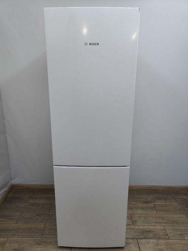 Холодильник двокамерний Bosch KGV36UW20 90W 213+94л sn 9506100961 n480