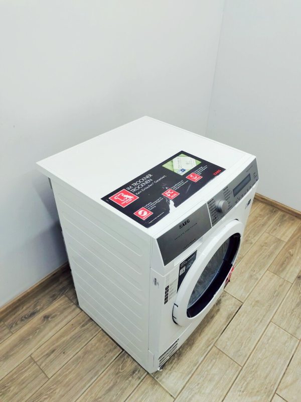 Сушильна машина AEG T7678EXIH4