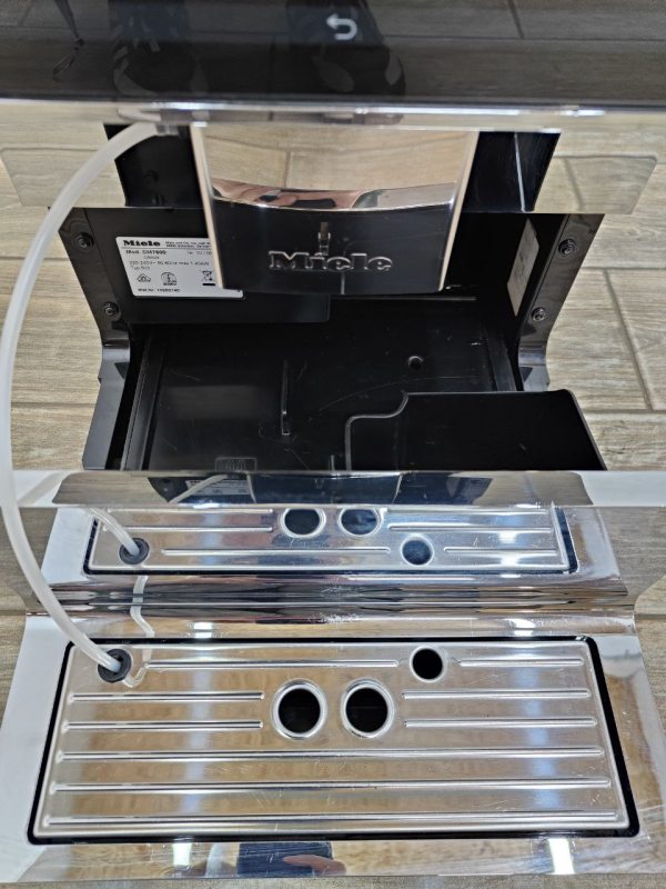 Кавомашина Premium cm 7500 (зі знижкою, на корпусі дрібні царапини)