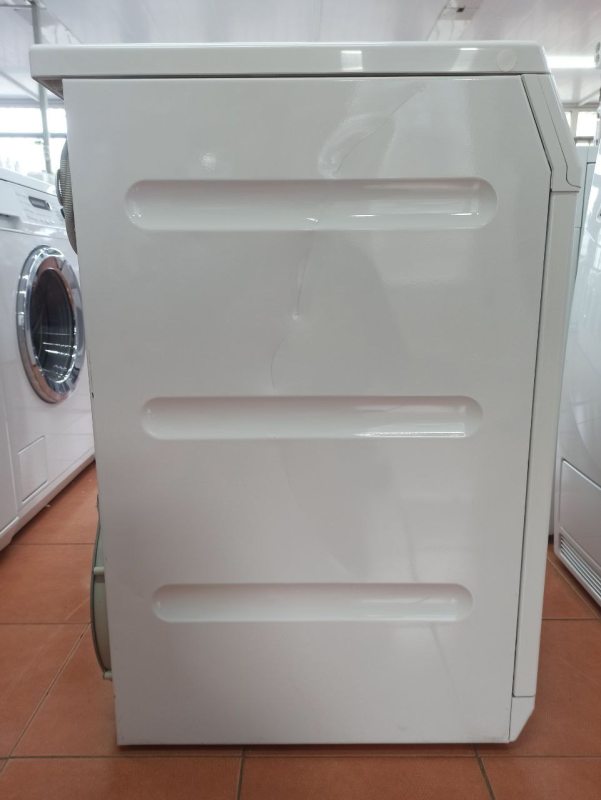 Сушильна машина Miele T8827WP