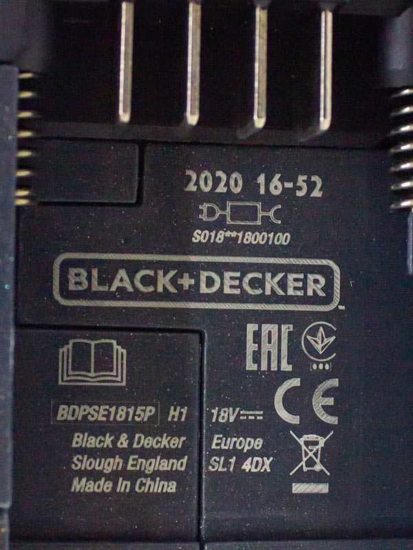 Пилосос вертикальний Black Decker BDPSE1815P