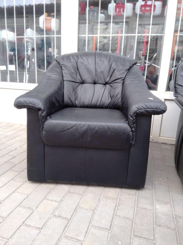 Комплект мебели уголок+кресло+пуфик кожаный черный 20200410019