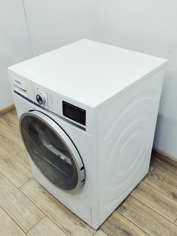 Сушильна машина Siemens IQ800 WT47Y701 09