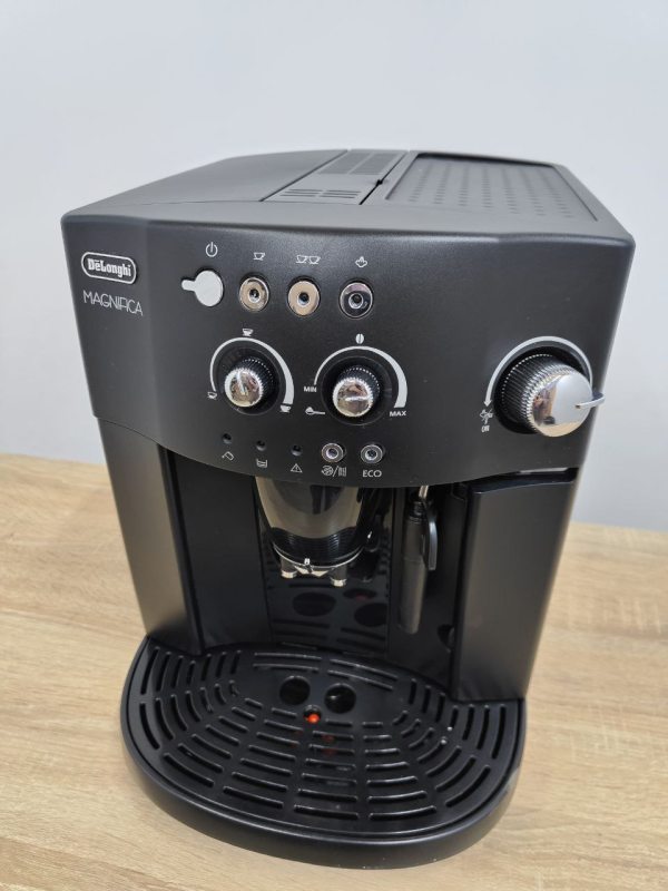 Кавоварка Delonghi Magnifica