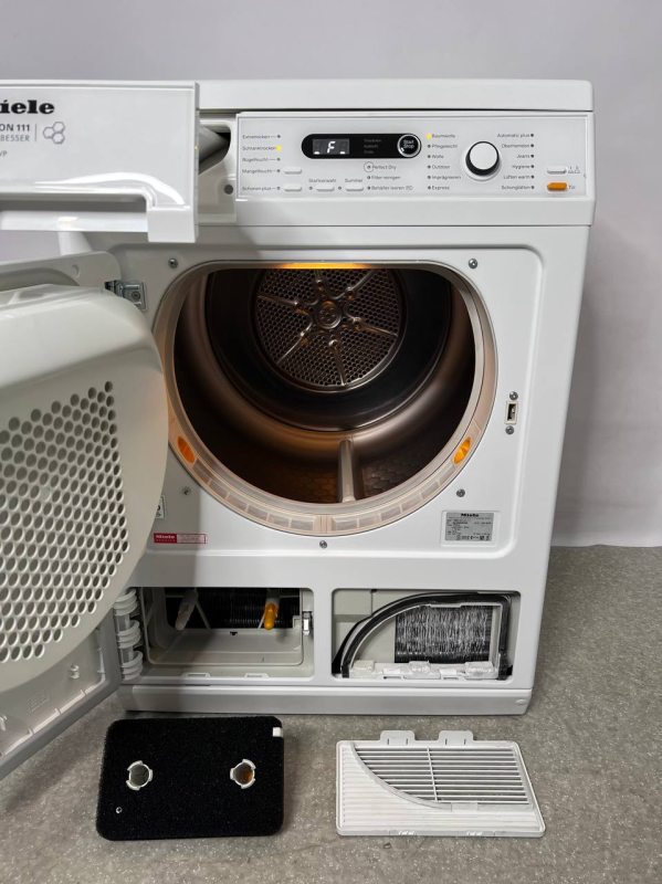 Сушильна машина Miele T8861WP