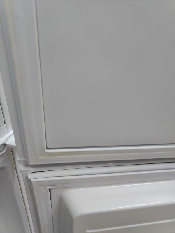 Холодильник двокамерний Bosch KGV36UW20 90W 213+94л sn 9506100961 n480
