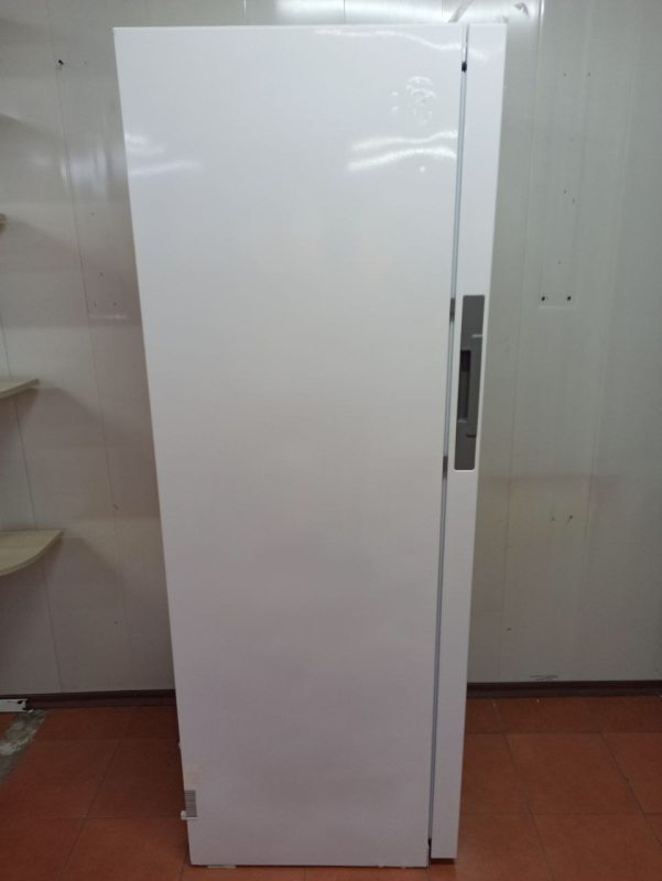 Морозильный шкаф Miele FN 28263 WS