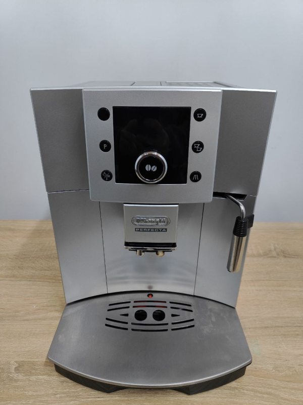 Кавоварка Delonghi Perfecta Панарелло