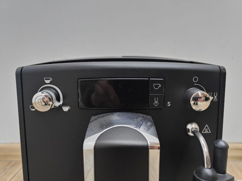 Кавомашина Nivona Cafe romatica (Напів автомат. Капучинатор Скидка пошкоджене кріплення кришки кави